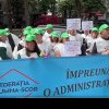 Angajații din mai multe primării au protestat la Palatul Administrativ din Timișoara, pentru salarii mai mari