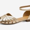 Sandale confortabile cu talpa plată – alege cea mai la modă culoare pentru vară