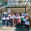 (AUDIO) Protest la sediul APM Neamț. Angajații au suspendat activitatea, nemulțumiți de discrepanțele salariale