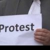 Protest spontan la Guvern: Zeci de angajați din aparatul de lucru al premierului Ciolacu cer salarii mai mari