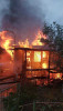 Un incendiu izbucnit la Moșoaia a pus în pericol casele vecinilor