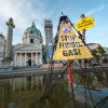 Protest Greenpeace la sediul OMV din Viena/ Activiștii de mediu cer oprirea proiectului Neptun Deep