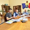 Viceprimarul din Vatra Dornei, Marius Rîpan, a semnat alături de primarul Boncheș contractul ...
