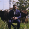 Adrian Vigheciu, candidat PSD-PNL la Sectorul 5, a ieșit cu vaca în mijlocul Bucureștiului:Sectorul 5, o vacă de muls pentru cei care l-au condus în ultimii ani