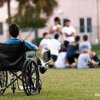 Breking: Guvernul a adoptat OUG care majorează indemnizațiile persoanelor cu handicap. Primii bani, în iulie!