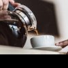 Cum se face cafeaua decafeinizată? Beneficiile și problemele de sănătate, explicate