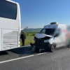 FOTO Accident în lanț: Un autocar s-a tamponat cu un microbuz şi o autoutilitară pe DN1. Trafic îngreunat