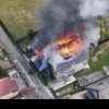 FOTO Incendiu puternic lângă Mănăstirea Voroneț din Suceava. Există riscul ca focul să se extindă