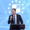 Iulian Dumitrescu plojnează în scandalul străzii surpate la Prahova: Cere rapid demisia prefectului PSD