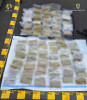 Zeci de grame de mefedronă, porționate pentru vânzare, găsite asupra unui bărbat din Cluj-Napoca