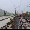 FOTO: Trafic feroviar oprit între Valea Lungă și Copșa Mică, după o viitură puternică. Acționează echipaje de intervenție