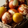 Vopsitul ouălor de Paște: metode naturale, tradiții româneşti şi variante moderne. Culori, semnificaţii şi idei pentru sărbători