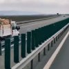VIDEO. O camionetă cu lemne, în viteză pe contrasens, pe autostradă. Ce a pățit șoferul