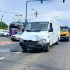Accident cu trei autovehicule în zona Sălii Polivalente din Arad! O persoană a fost preluată de ambulanță