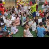 Peste 100 de copii români și ucraineni din Arad au sărbatorit împreună la Centrul de Zi Multifuncțional „Curcubeu”