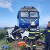 Trenul Curtici-București a lovit un autoturism. O persoană din mașină a murit, iar alți pasageri sunt răniți în accidentul dintre Voila și Făgăraș