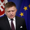 Grav rănit în urma unei tentative de asasinat, premierul Slovaciei e în stare stabilă după operație | Atacatorul, un scriitor în vârstă de 71 de ani