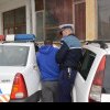 Bărbat din Dâmbovița, reținut după ce a amenințat cu acte trei persoane, a avariat o mașină și a săvârșit acte de exhibiționism pe stradă în văzul tuturor