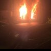 INCENDIU în Cluj-Napoca în timpul nopţii: Şi-a dat foc la casă din cauza unei ţigări / Maşinile parcate au îngreunat accesul pompierilor