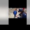 In Vinerea Mare, politistii din Constanta impart zambete si cadouri pentru copii (VIDEO)