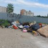 Dezastru pe o stradă din Timișoara, unde s-a format o rampă clandestină de deșeuri