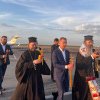 FOTO. Lumina Sfântă de la Ierusalim a ajuns pe Aeroportul Timișoara. Va fi împărțită la zeci de mii de credincioși