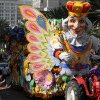 PROGRAM. Care alegorice, marionete și costume spectaculoase. Începe Parada Florilor la Timișoara