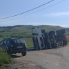 Accident Cluj- Un TIR s-a răsturnat la ieșirea din Cojocna, după ce șoferul a pierdut controlul volanului- FOTO
