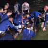 Baschetbaliștii de la U BT au făcut tradiționala baie în Someș după victoria cu Oradea de aseară-VIDEO