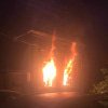 Incendiu pe strada Oașului din Cluj-Napoca! Din cauza străzii înguste și a mașinilor parcate neregulamentar pompierii au ajuns cu greu în zonă
