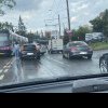 Ploaia le-a venit de hac șoferilor! Tamponare între două mașini și un tramvai pe Bulevardul Muncii