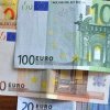 Euro a încheiat luna așa cum a început-o