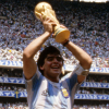 Balonul de Aur al lui Diego Maradona a fost sechestrat de justiţie. Licitaţia a fost anulată