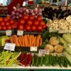 Îngrijorat de folosirea pesticidelor, statul anunță sute de verificări în laborator a legumelor şi fructelor românești