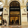 Organizația „La Blouse Roumaine” acuză brandul Louis Vuitton că folosește modelul cămășii din Mărginimea Sibiului în noua sa colecție. Ce spune fondatoarea magazinului românesc