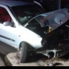 ACCIDENT în județul Cluj: A lovit atât de puternic o dubiță parcată pe marginea drumului, încât doar descarcerarea a mai putut extrage victima