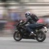 ,,Zici ca face livrări de mâncare pe motocicleta din Ghost Rider’’- Un motociclist perturbă liniștea locuitorilor din cartierul Între Lacuri